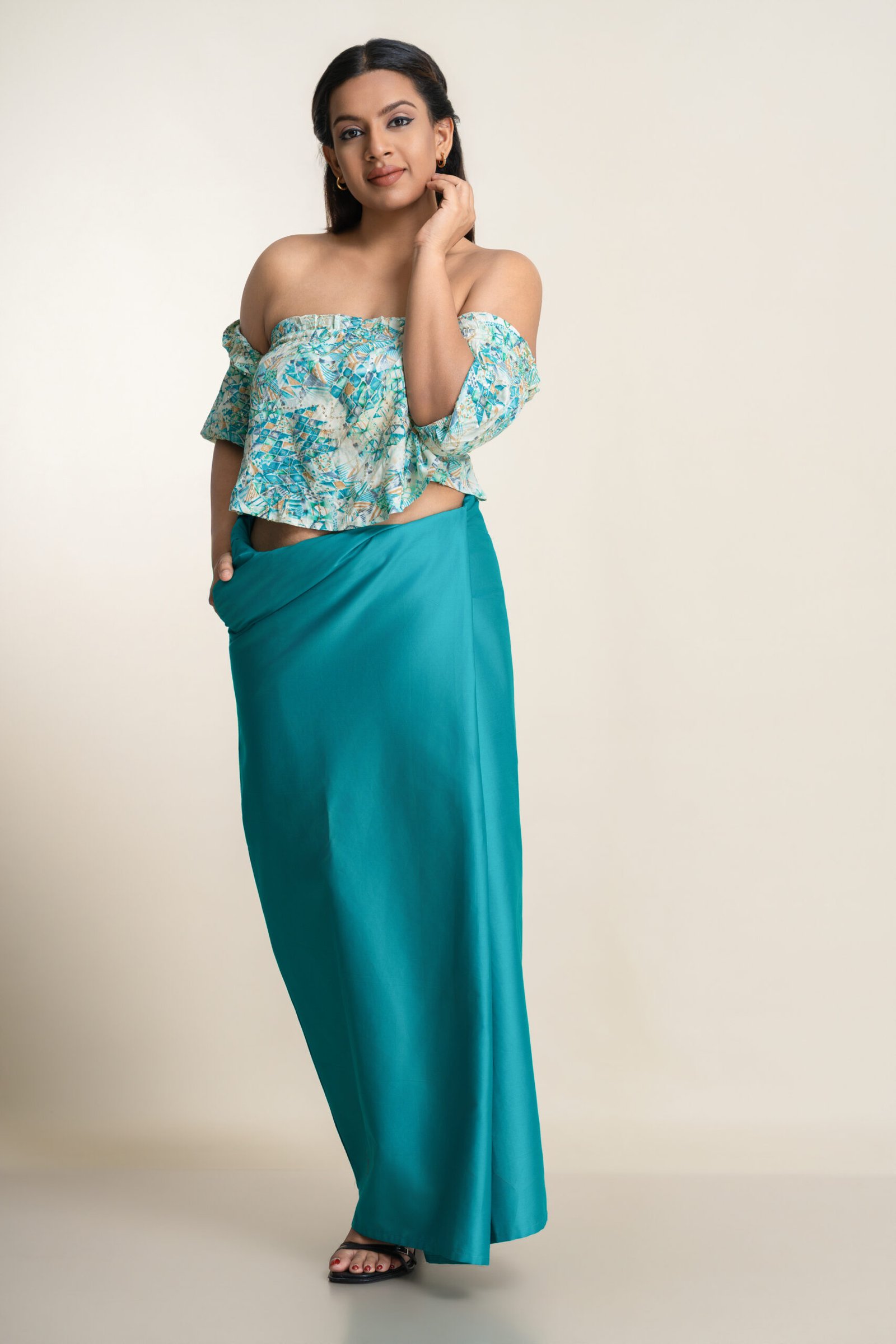 SKYLI CURVES0189