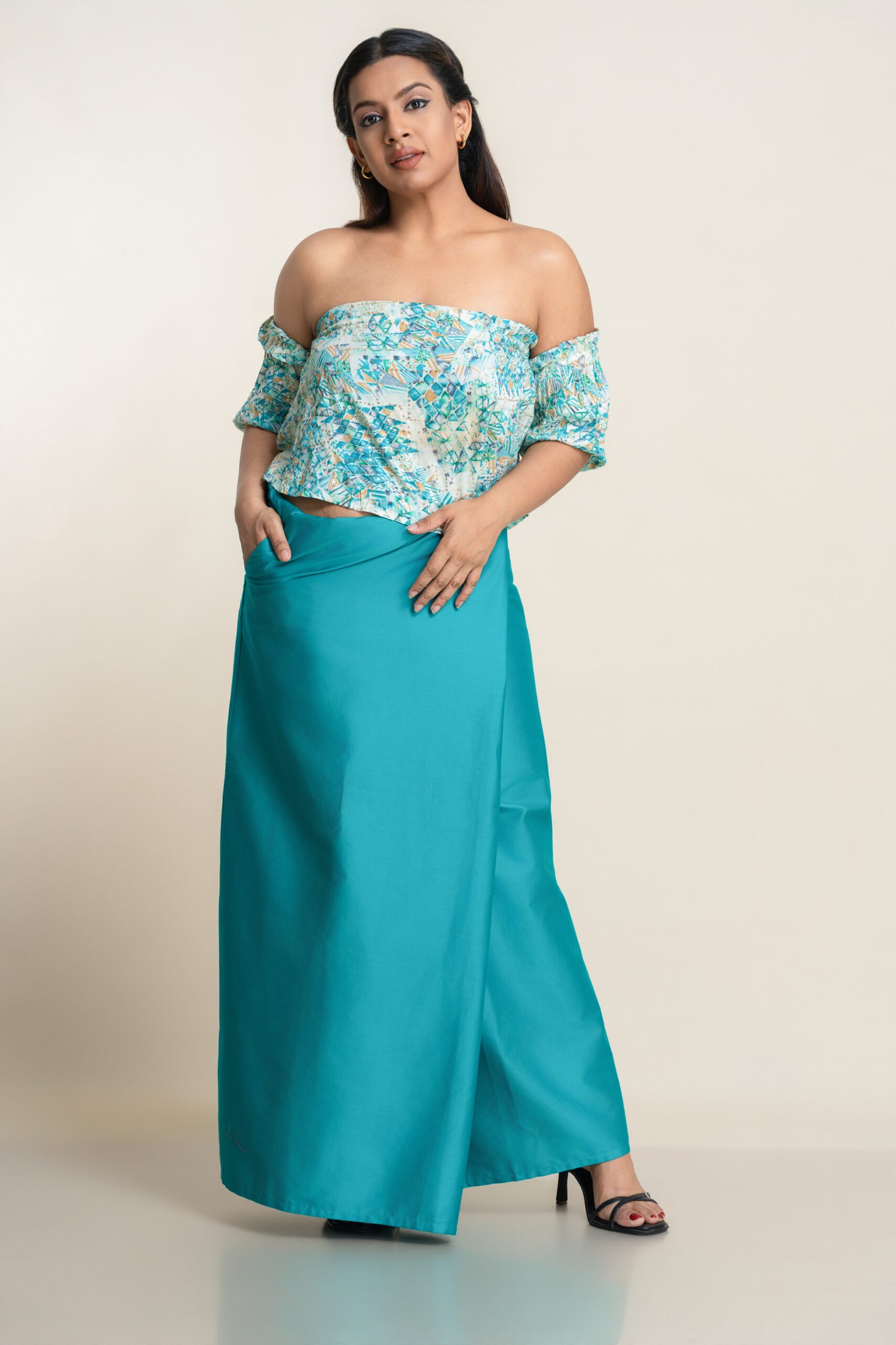SKYLI CURVES0199